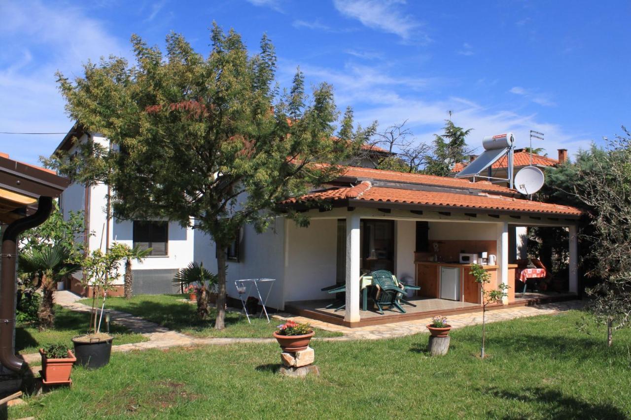 Studio Umag 7666A Exteriör bild